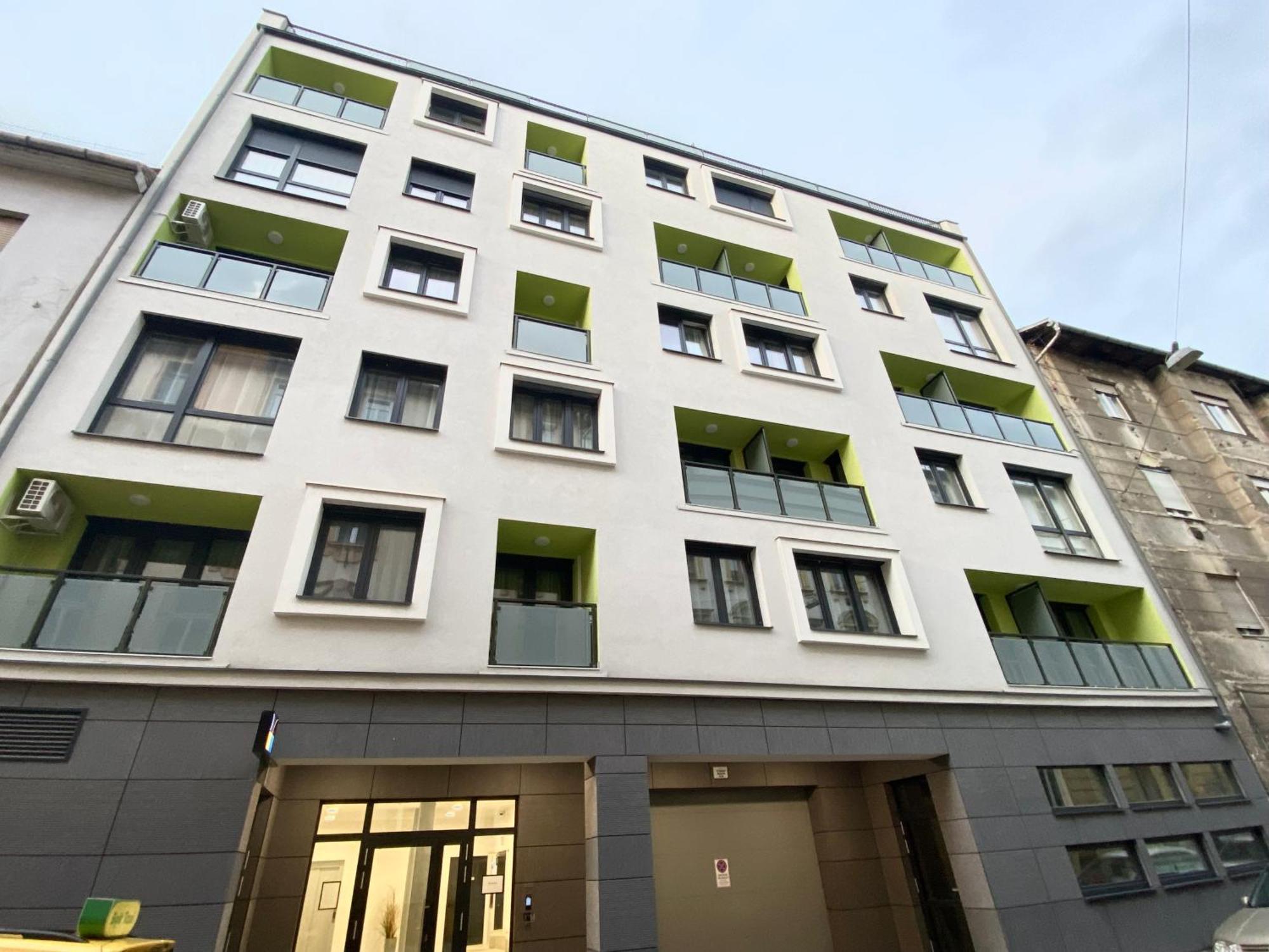 Apartment Sunlit Heaven 2-bdr Budapest