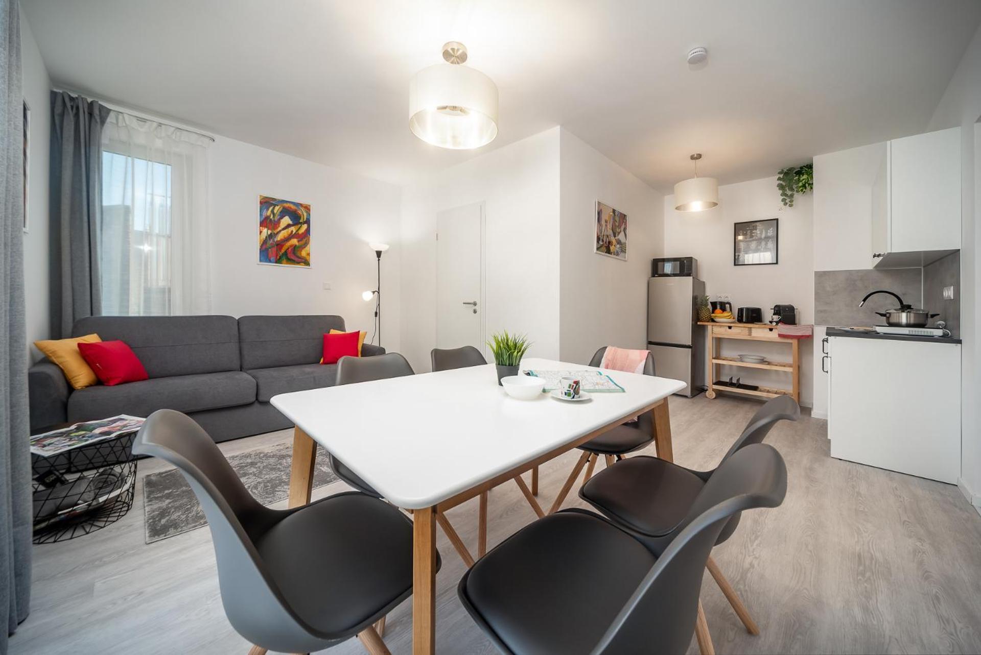 Sunlit Heaven 2-bdr Apartamento